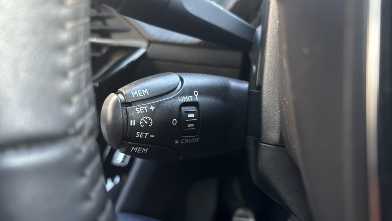 Peugeot 208 1.2 PureTech 100 Allure Premium + 5dr Petrol Hatchback